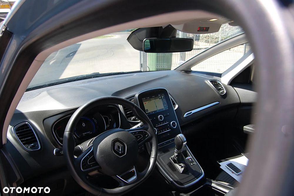 Renault Grand Scenic - 10