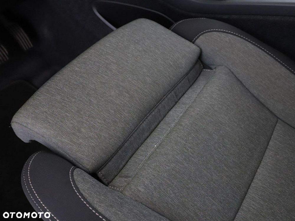 Volvo XC 40 B3 B DKG Core - 36