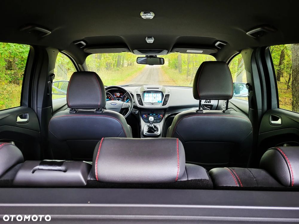 Ford Kuga 1.5 EcoBoost 2x4 ST-Line - 16