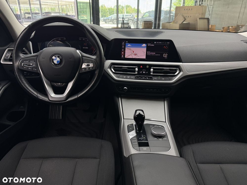 BMW Seria 3 318d - 16