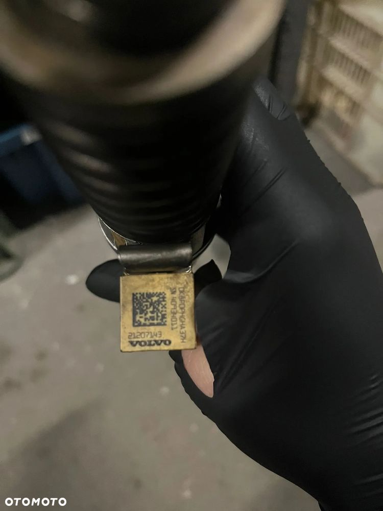 Pompowtryskiwacz Volvo 21207143 stan nieznany - 2