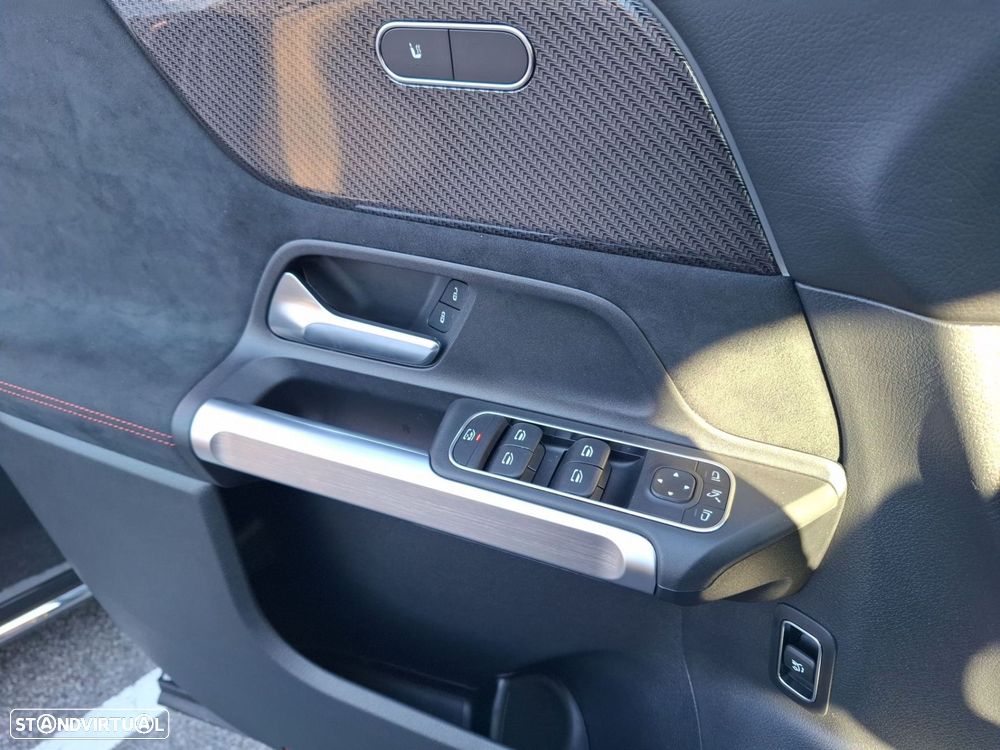 Mercedes-Benz GLB 180 d AMG Line - 20