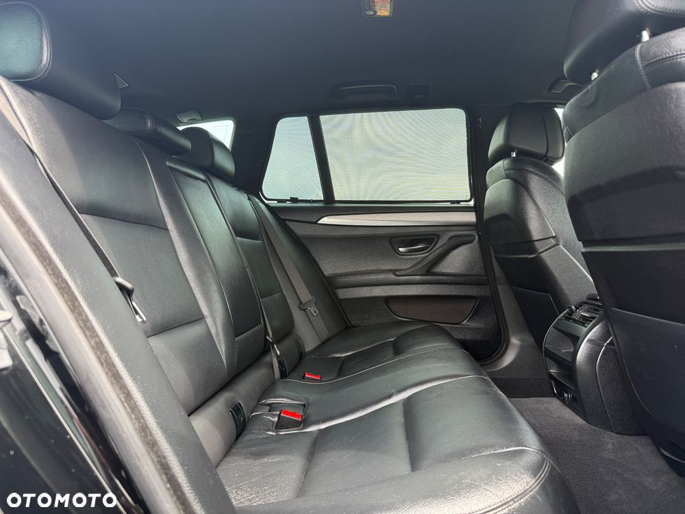 BMW Seria 5 525d Sport-Aut Luxury Line - 25