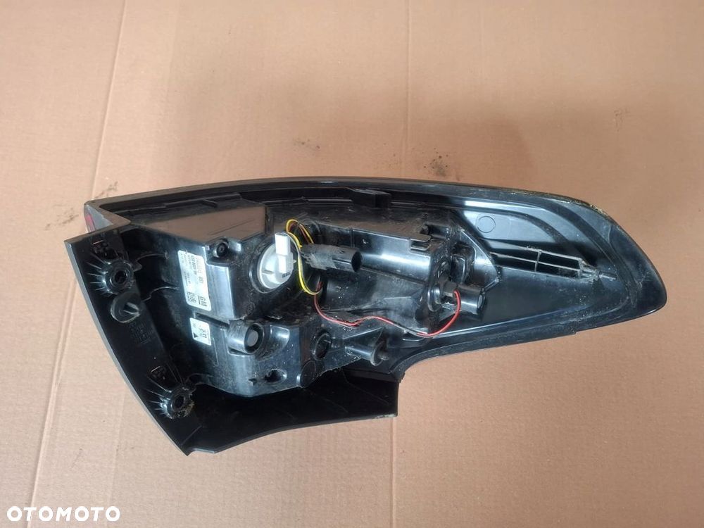 LAMPA TYLNA PRAWA PRAWY TYŁ LED LEDOWA OPEL ZAFIRA III C 39033315 - 7