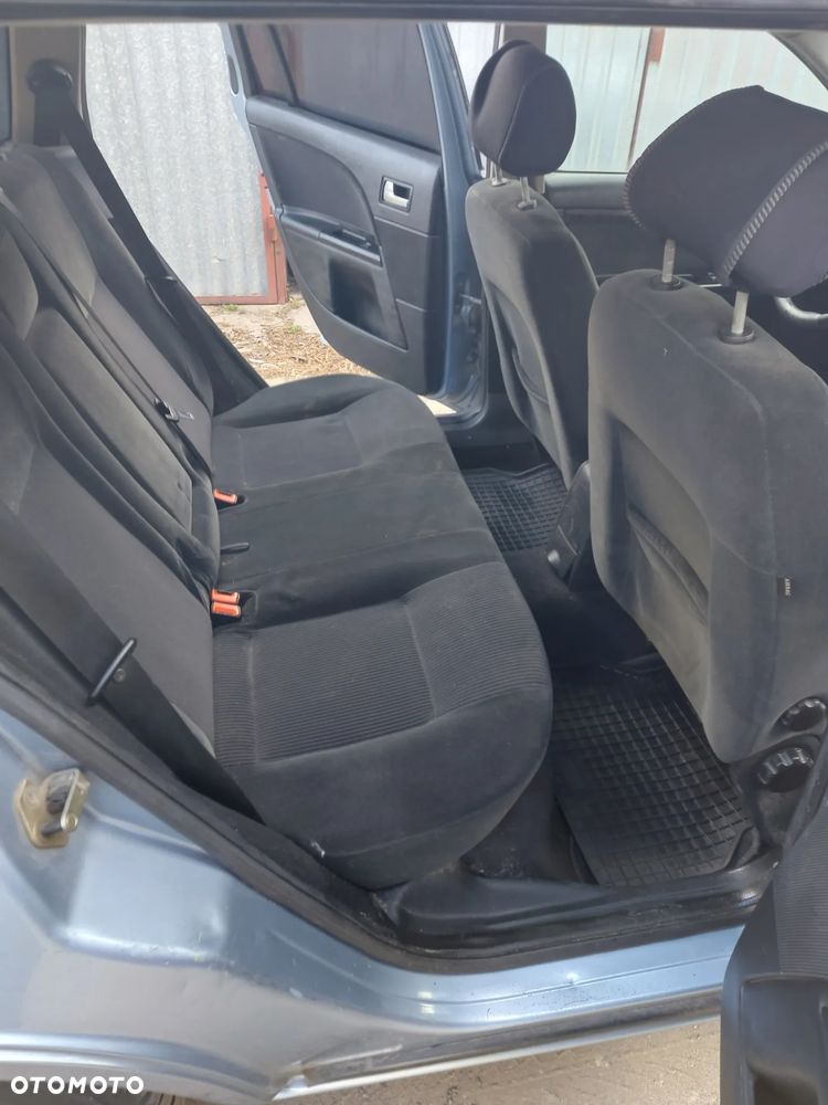 Ford Mondeo 2.0 Ghia - 17