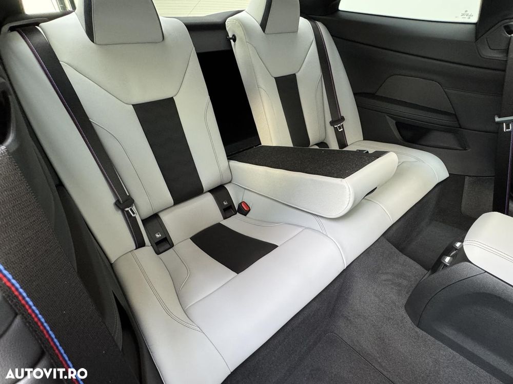 BMW M4 Competition M xDrive - 27