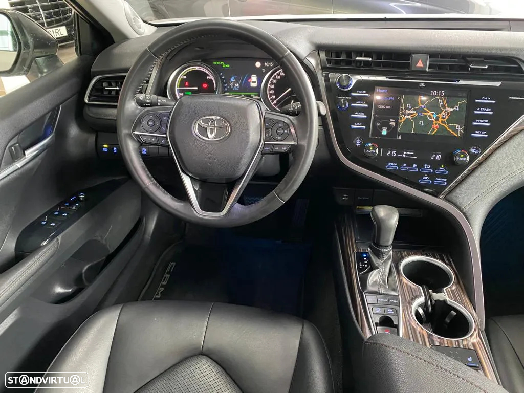 Toyota Camry 2.5 Hybrid Luxury - 21