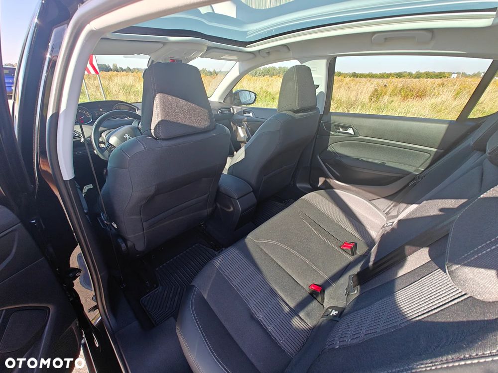 Peugeot 308 - 25