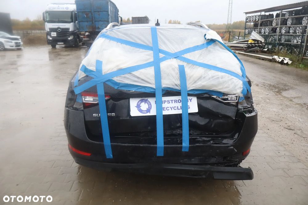 Skoda Superb 2.0 TDI Sportline DSG - 5