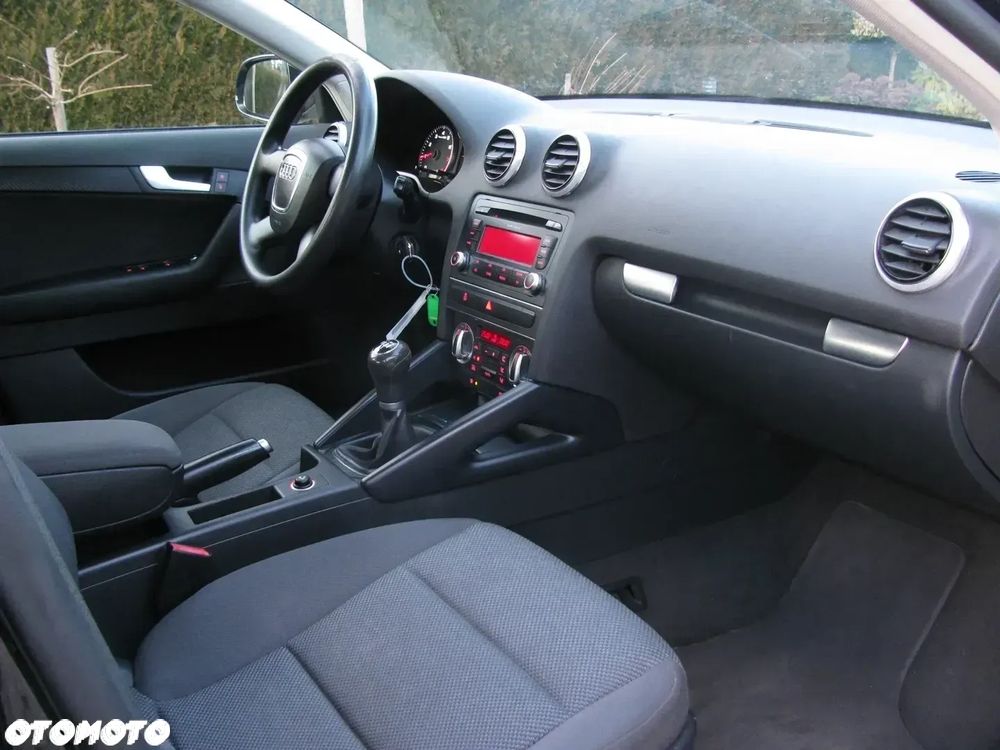 Audi A3 Sportback 1.6 Ambition - 13