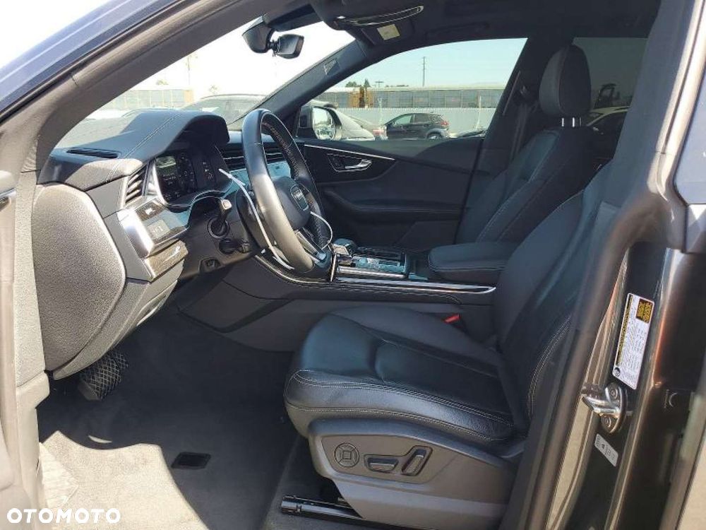 Audi Q8 - 9
