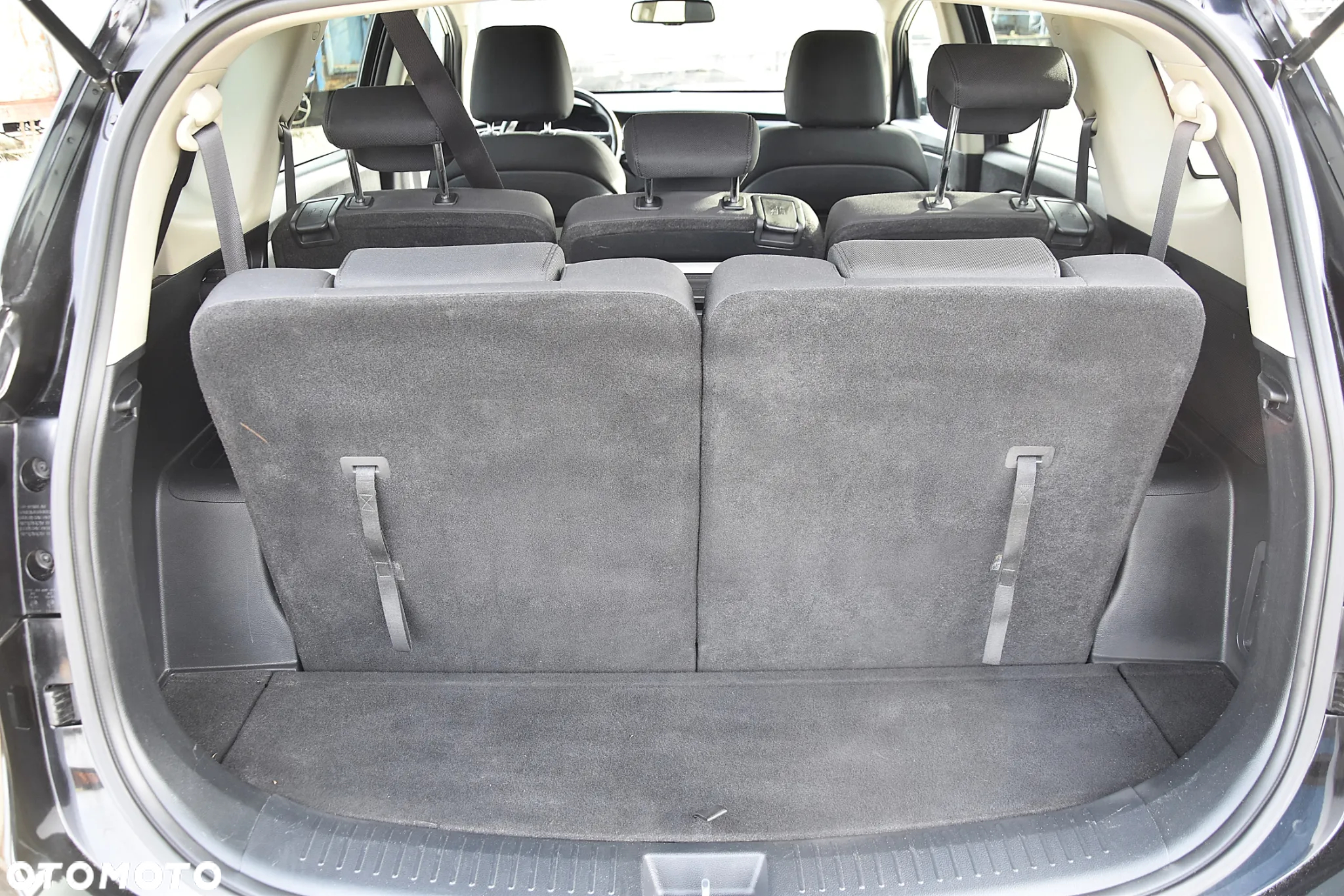 Kia Carens 1.7 CRDi Business Line 7os 7DCT - 16