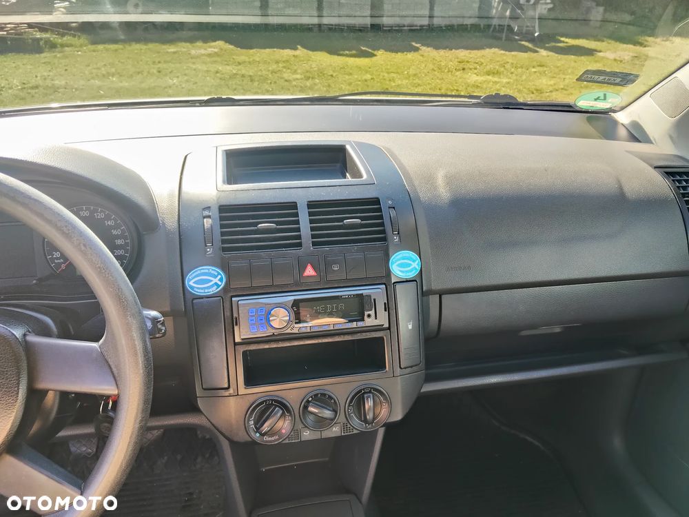 Volkswagen Polo 1.4 - 13