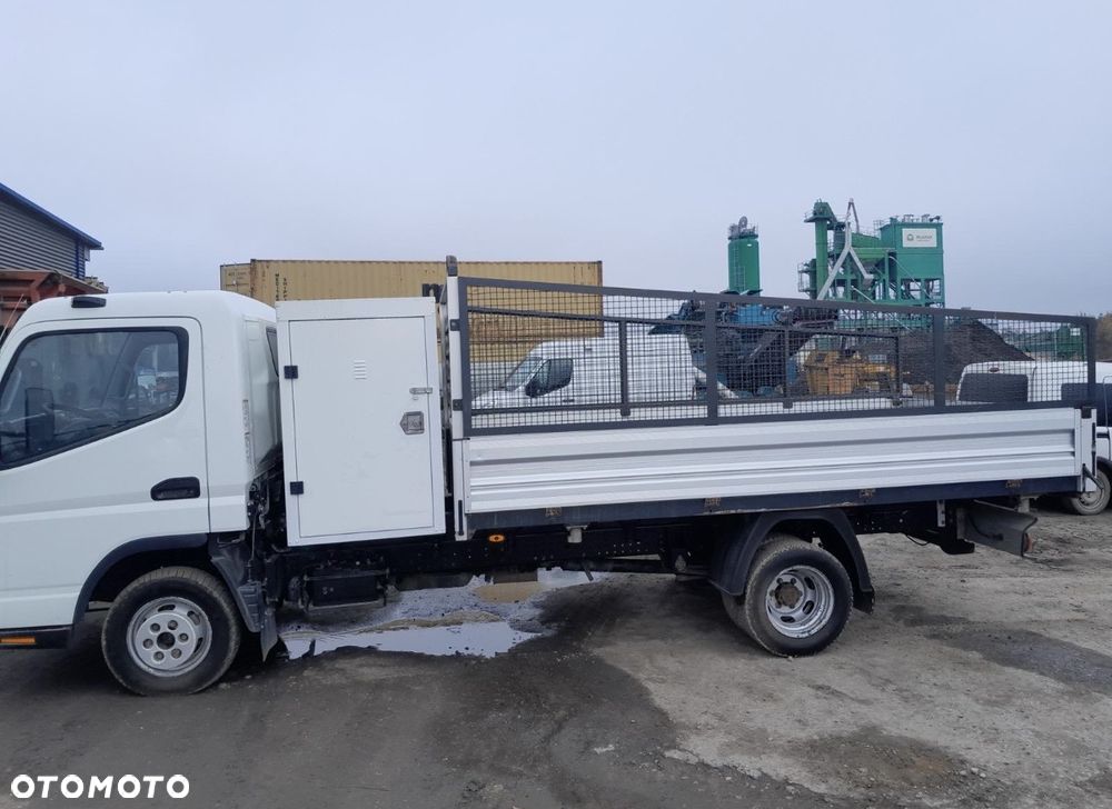 Mitsubishi Fuso Center - 4