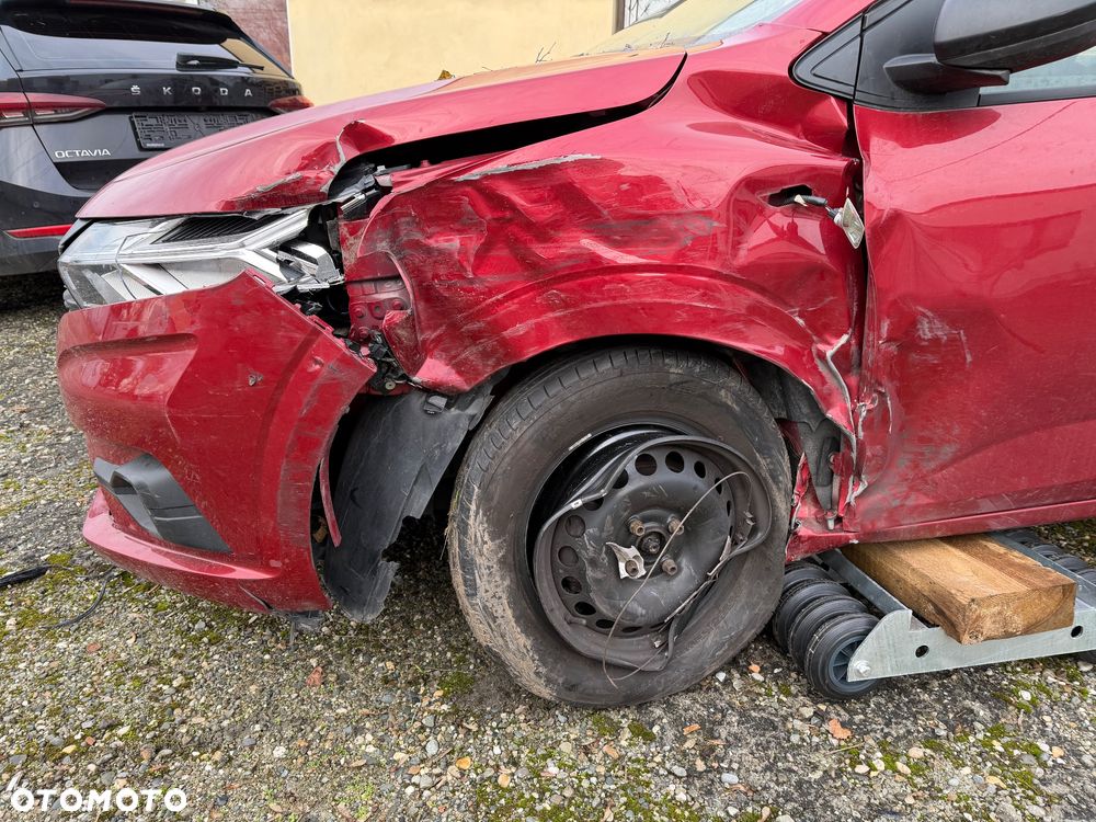 Dacia Sandero TCe 90 Essential - 10