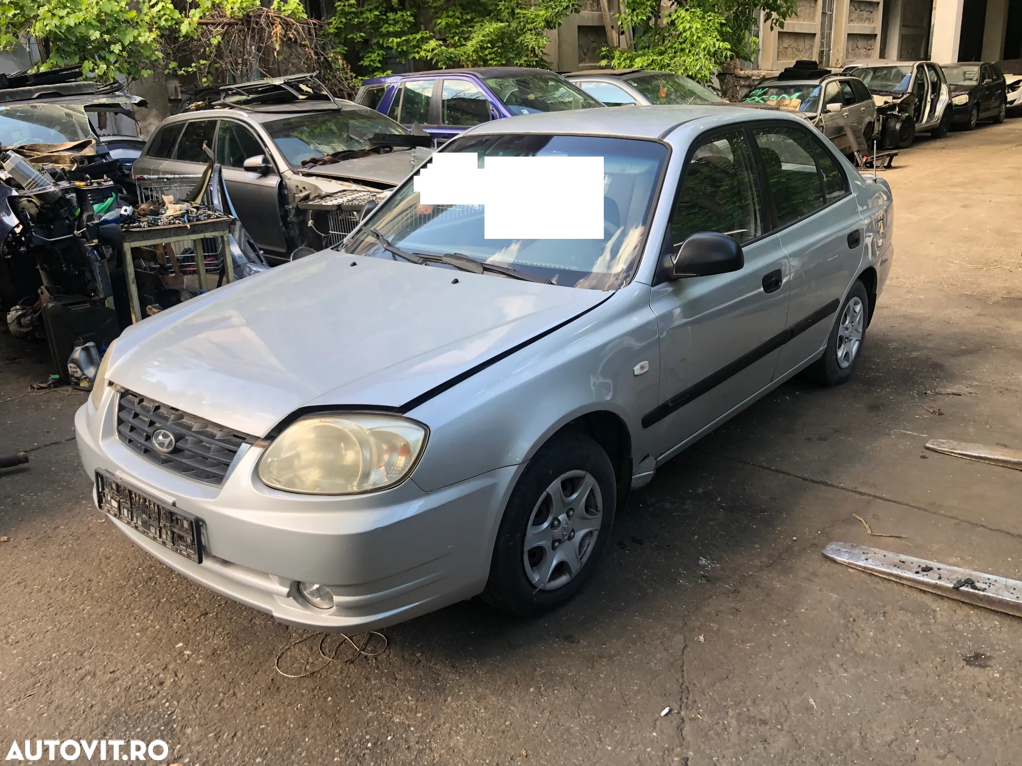 Dezmembrez Hyundai Accent 2 gri argintiu 2005 benzina - 2