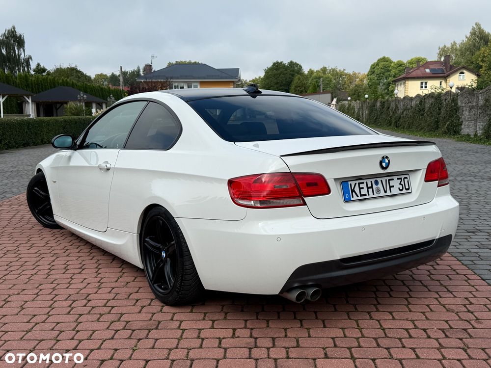 BMW Seria 3 330d Coupe M Sport Edition - 4