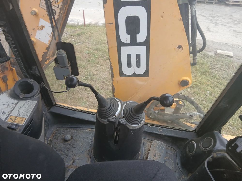JCB Contractor 3cx - 7