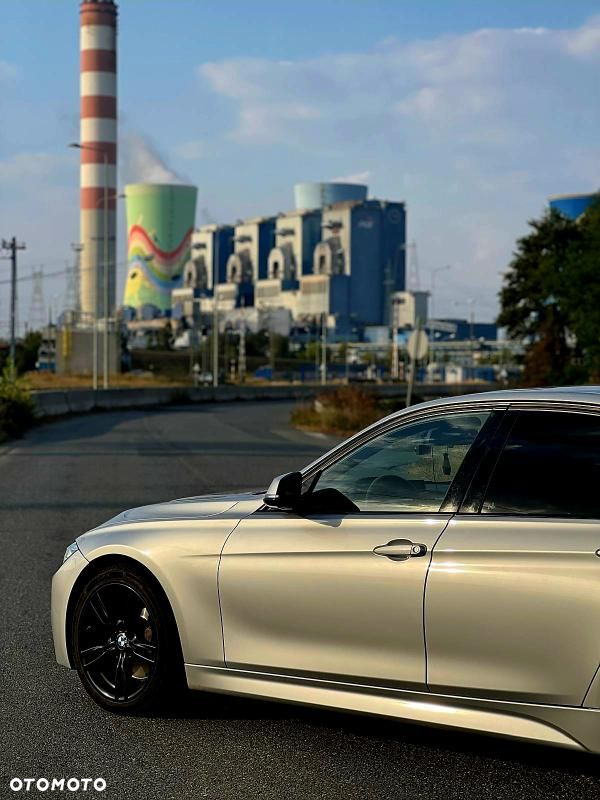 BMW Seria 3 335i xDrive M Sport - 8