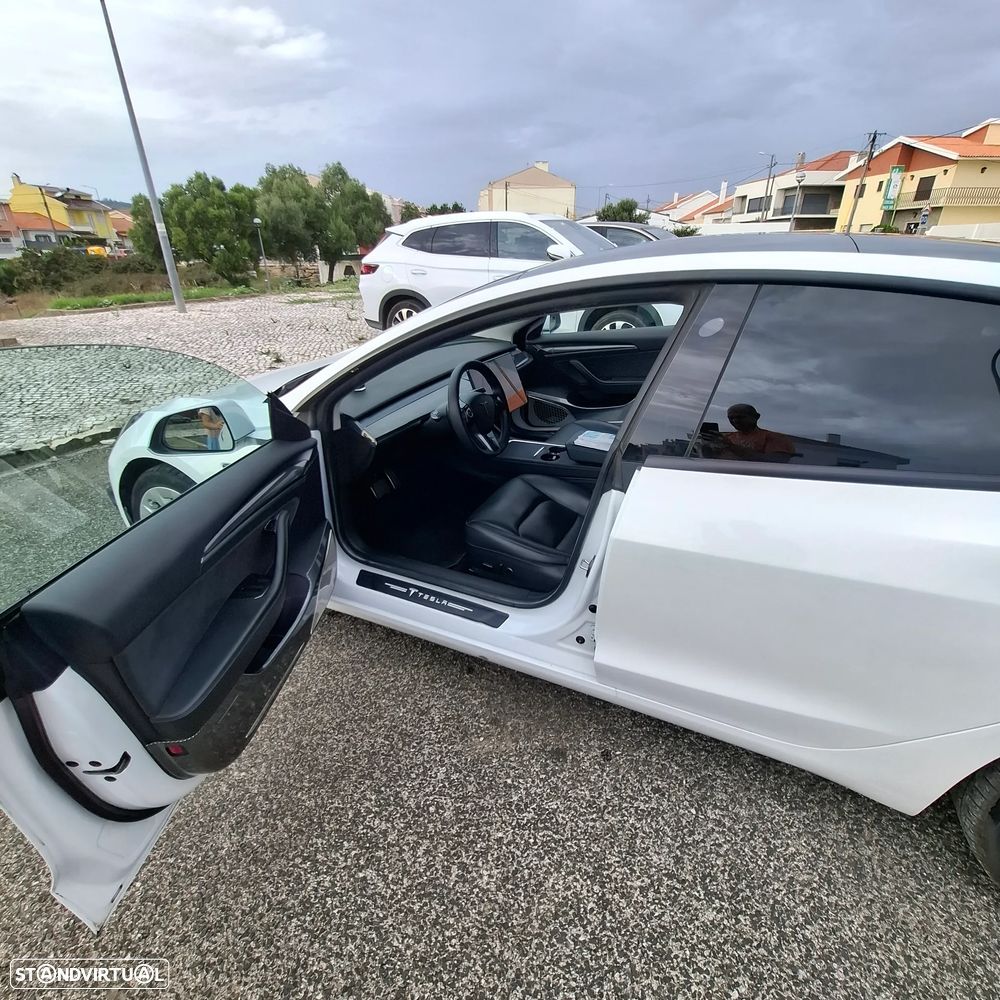 Tesla Model 3 - 11