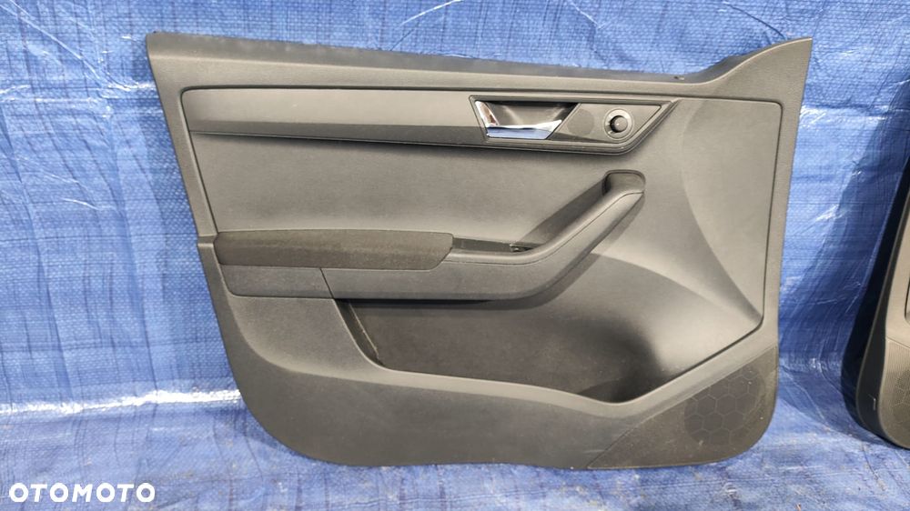 BOCZEK DRZWI TAPICERKA LEWY PRAWY PRZÓD KLAMKA WEWNĘTRZNA CHROM GŁOŚNIK PANEL PRZEŁĄCZNIK SZYB LUSTEREK SKODA FABIA III 3 LIFT EUROPA - 2