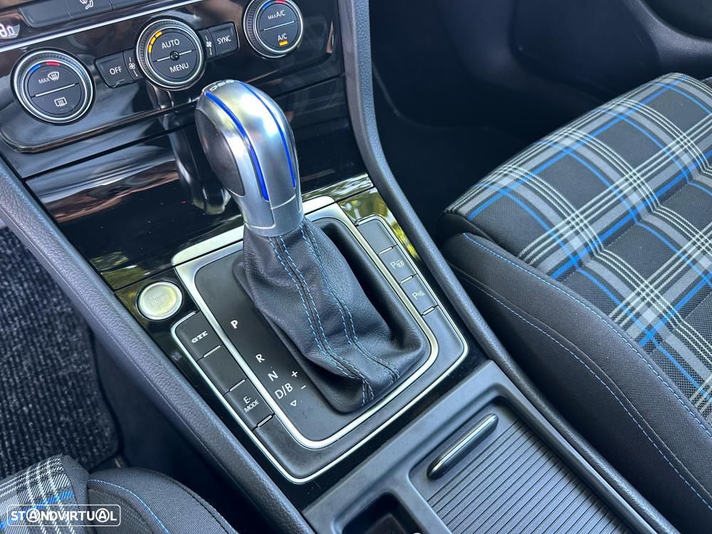 VW Golf 1.4 GTE Plug-In-Hybrid DSG - 27