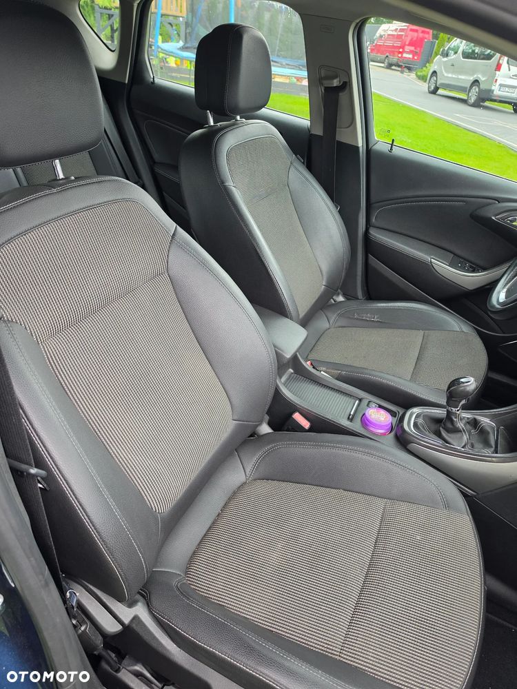 Opel Astra 1.4 Turbo Edition - 11