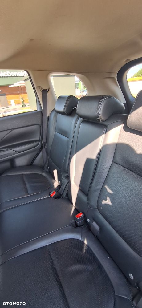 Mitsubishi Outlander - 9
