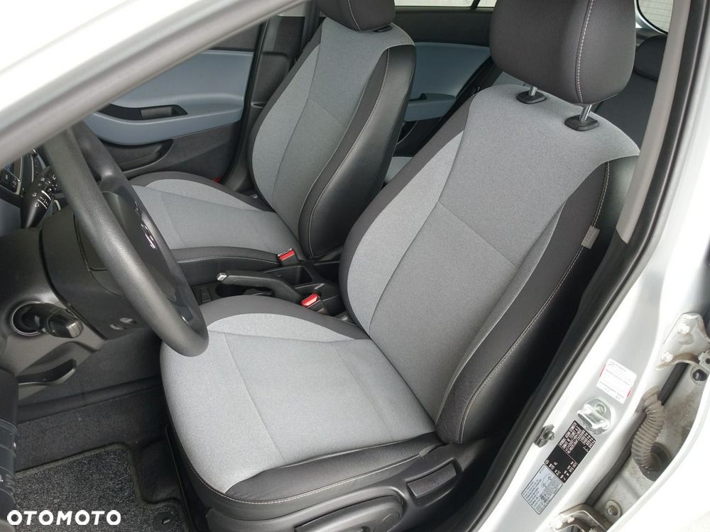 Hyundai i20 - 13