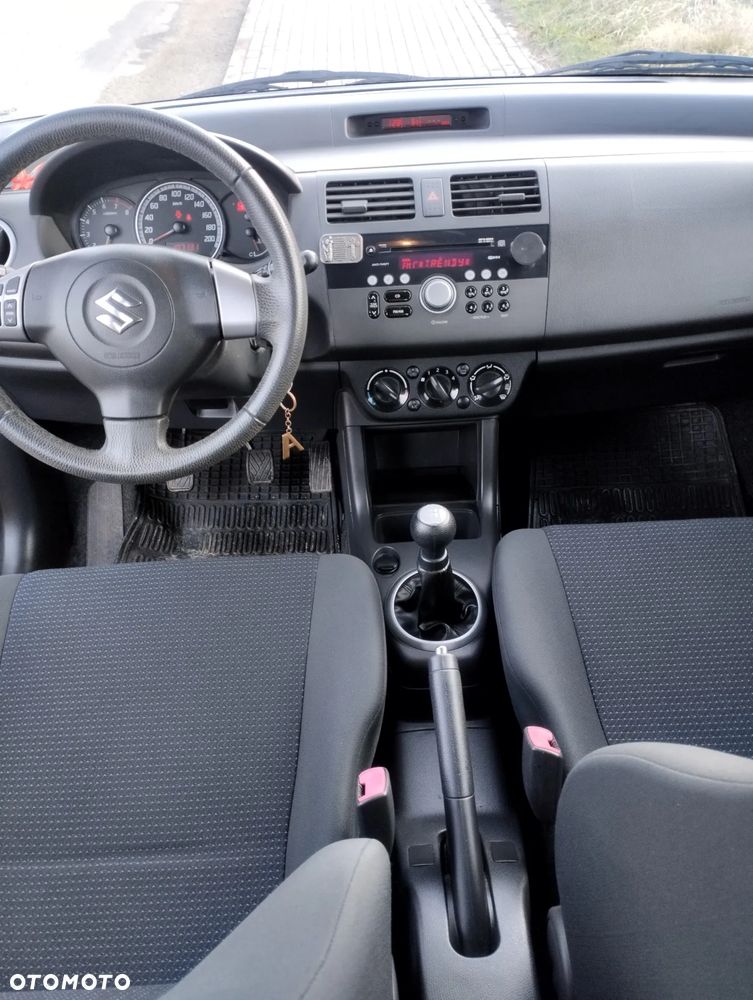 Suzuki Swift 1.3 Sakura - 7
