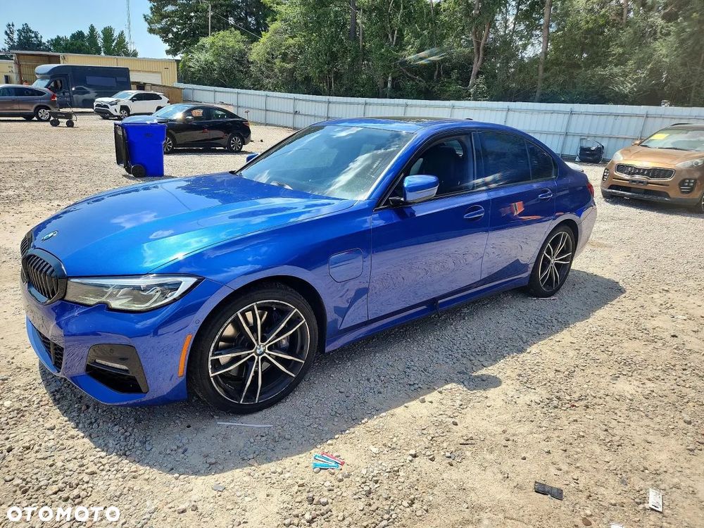 BMW Seria 3 330e xDrive M Sport - 1