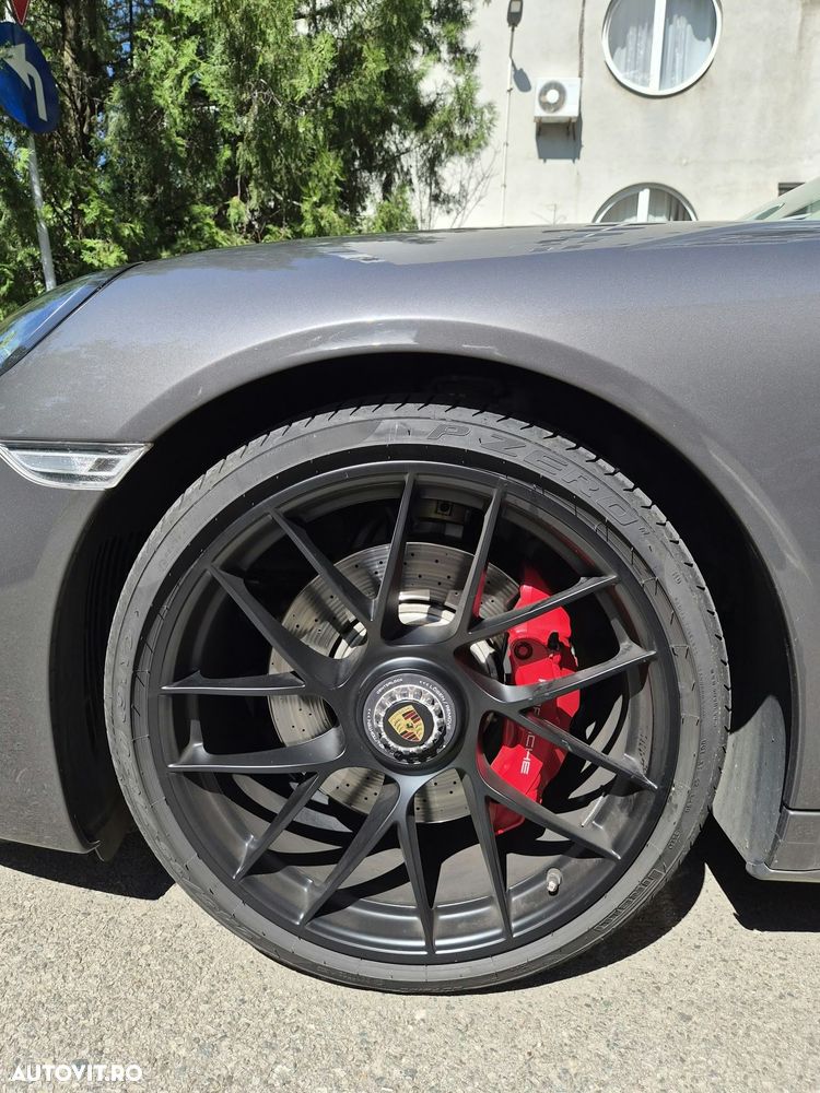 Porsche Carrera GT - 9