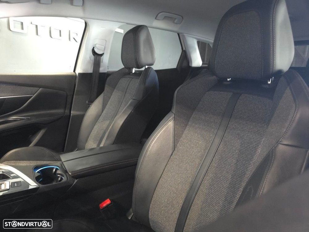 Peugeot 3008 1.5 BlueHDi Allure Pack EAT8 - 21