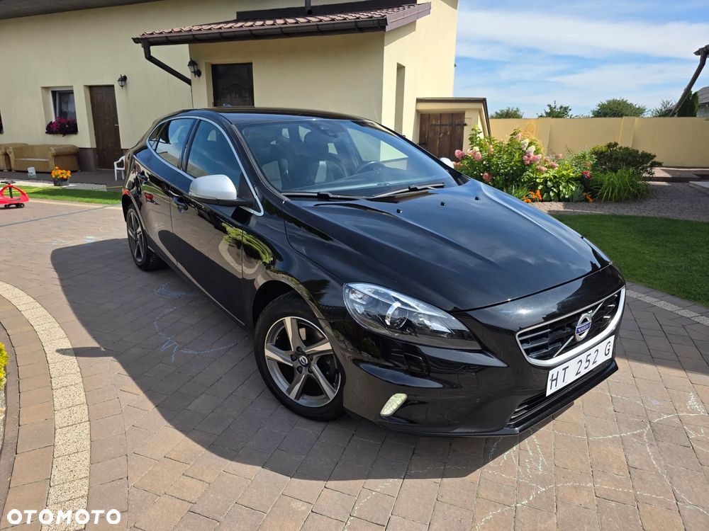 Volvo V40 D2 Drive-E R-Design Momentum - 1