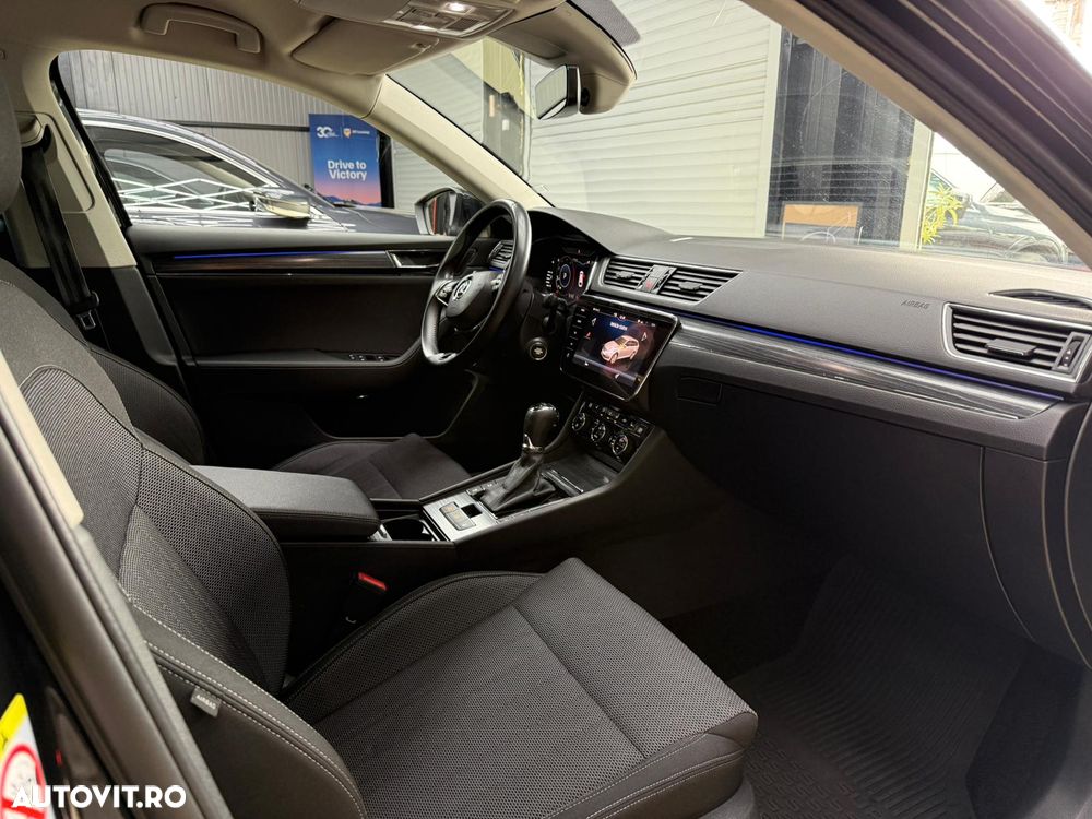 Skoda Superb 2.0 TDI DSG Ambition - 33