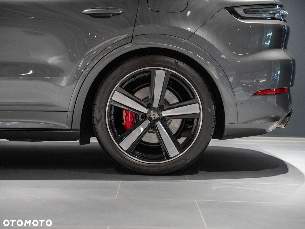 Porsche Cayenne Turbo E-Hybrid PHEV - 11