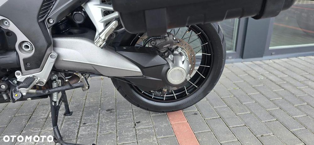 Honda VFR - 38