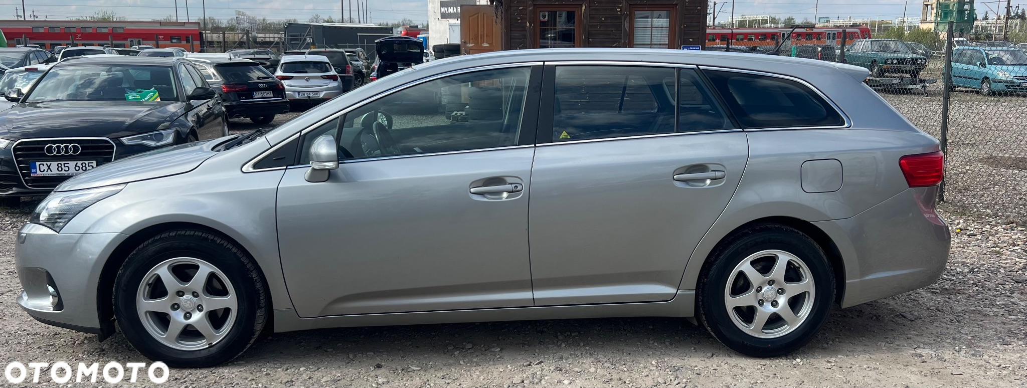 Toyota Avensis 2.0 D-4D Premium - 25