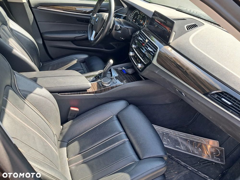 BMW Seria 5 530d Luxury Line - 6