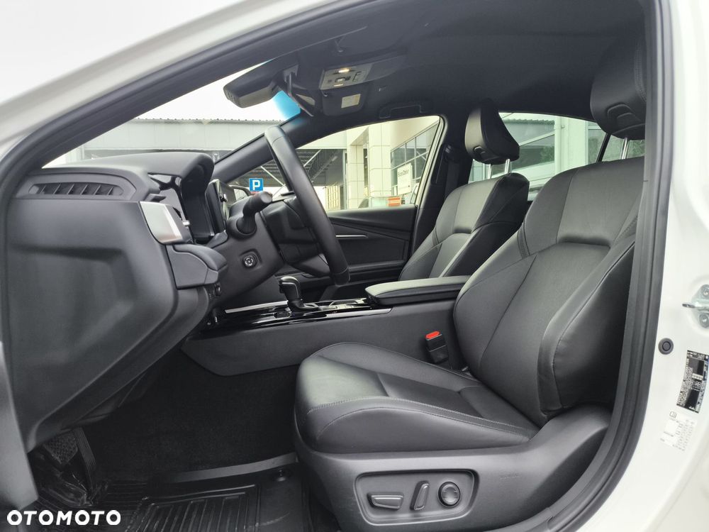 Toyota Camry - 27