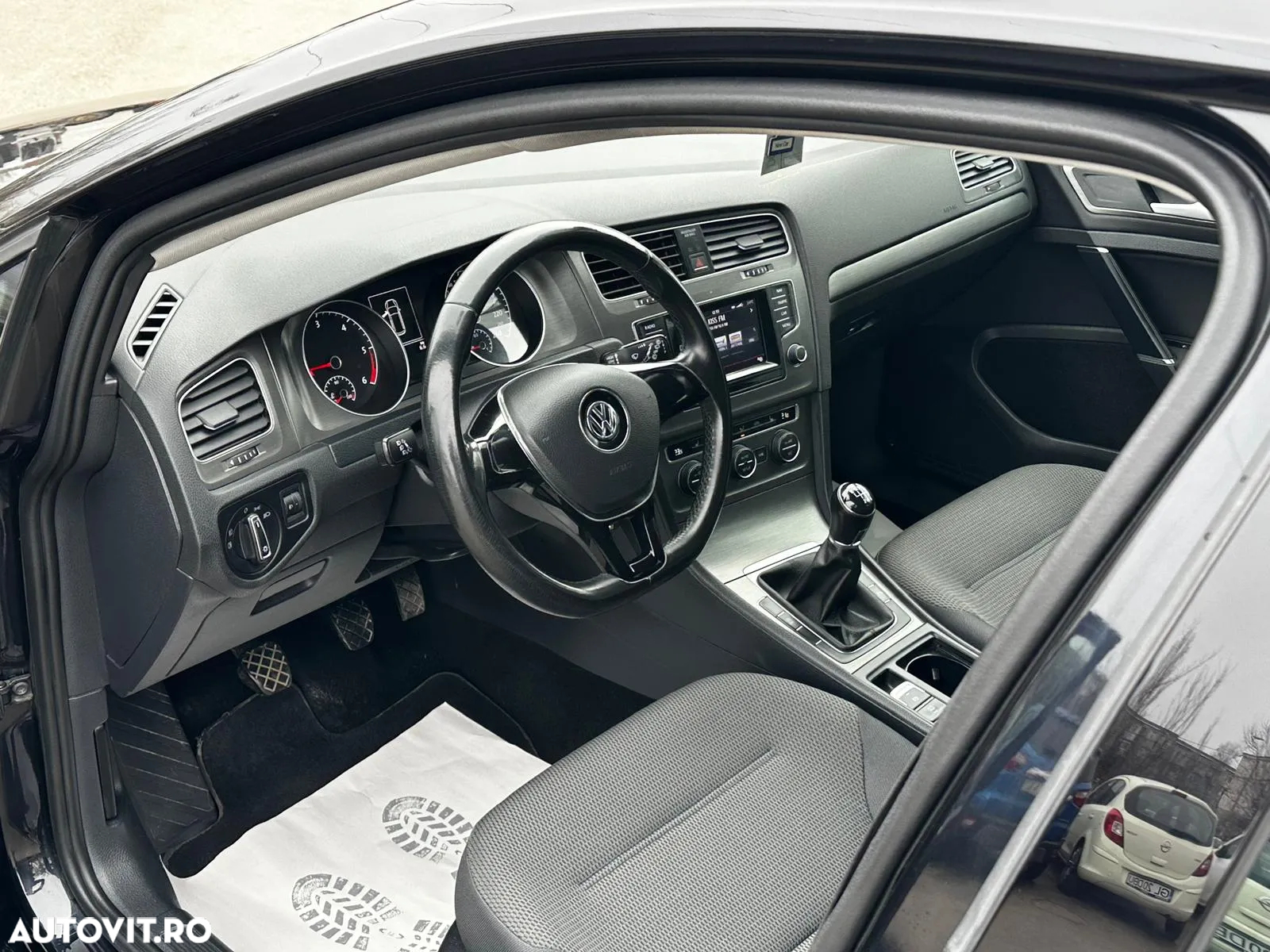 Volkswagen Golf 2.0 BlueTDI Highline - 7