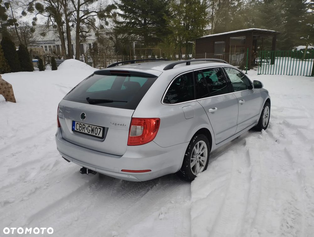 Skoda Superb 2.0 TDI Exclusive - 4