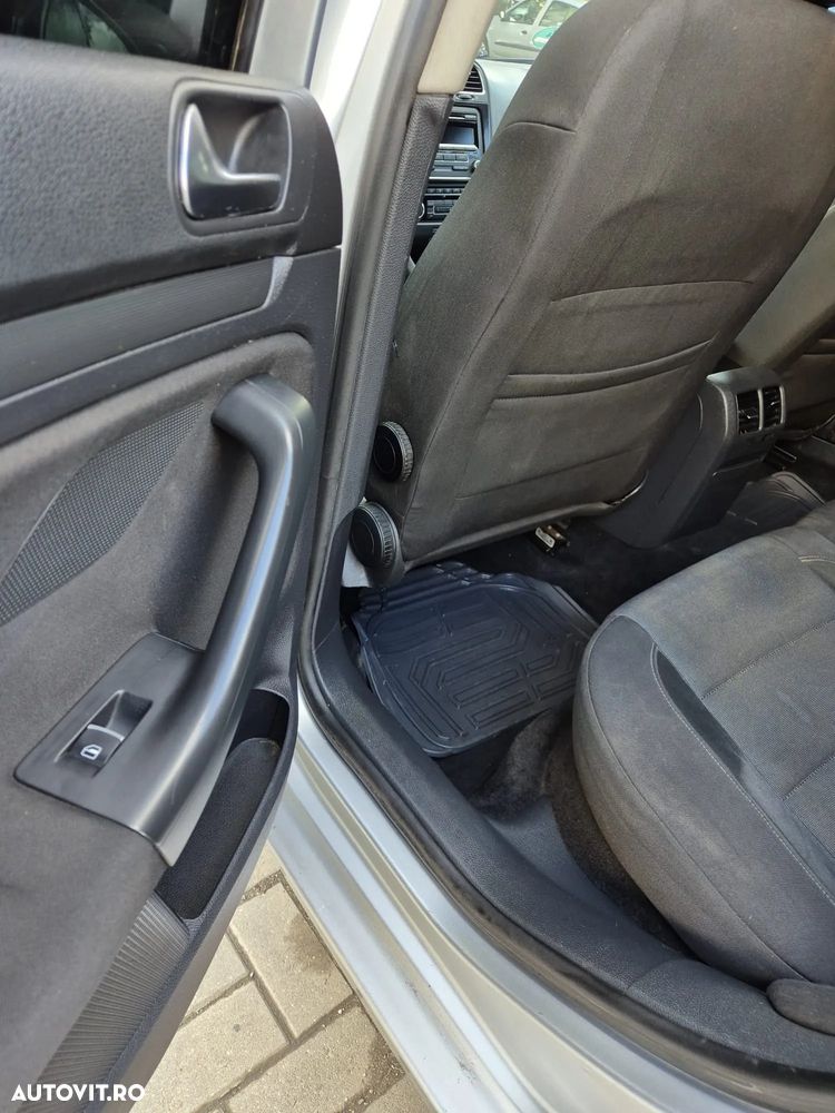 Volkswagen Golf 1.6 TDI DPF Style - 28