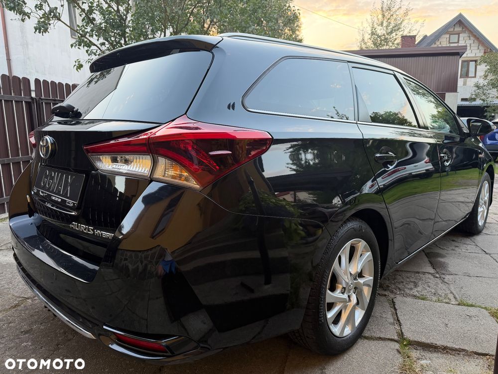 Toyota Auris Hybrid 135 Prestige - 8