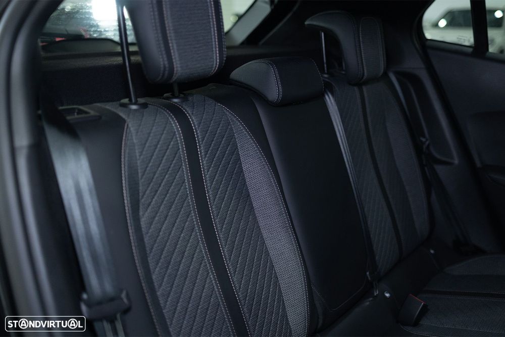 Peugeot 2008 1.2 Allure - 21