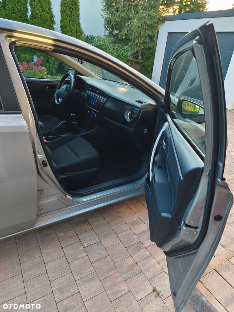 Toyota Auris 1.4 D-4D Active - 9
