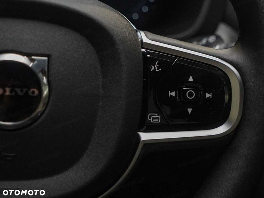 Volvo XC 60 B5 B AWD Plus Dark - 12