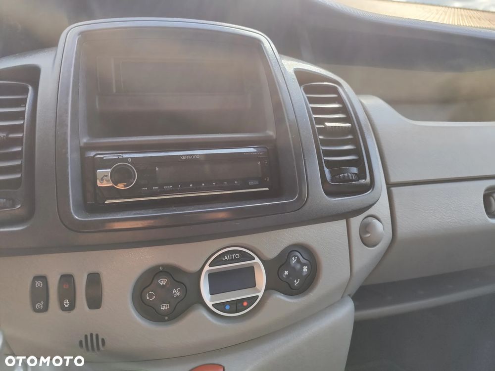Renault trafic - 25