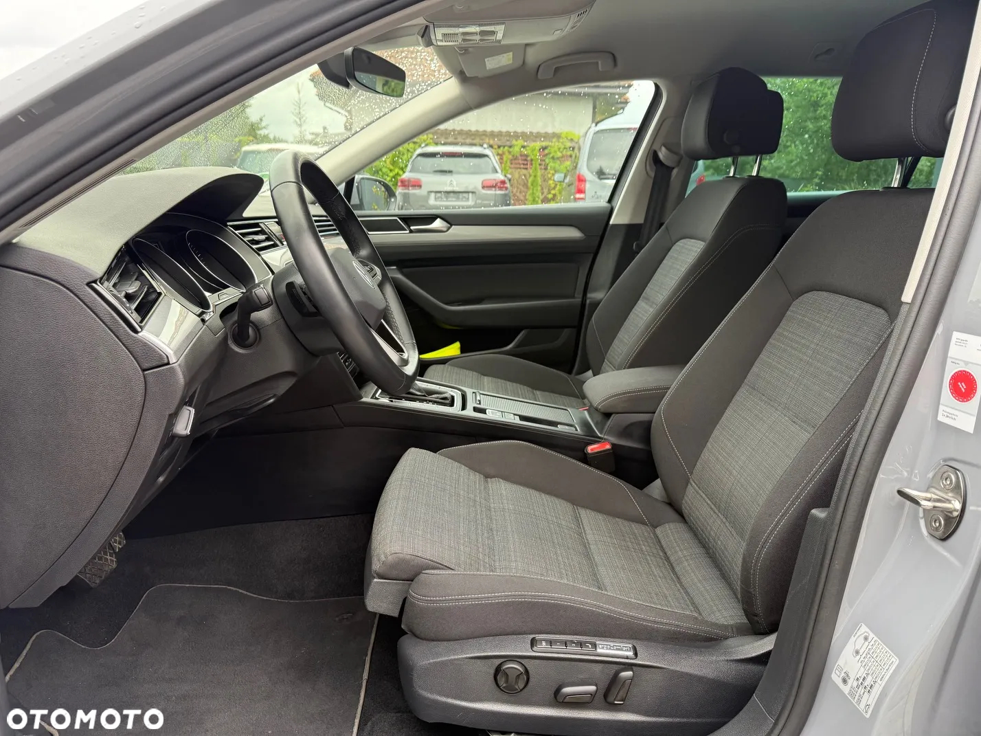 Volkswagen Passat Variant 2.0 TDI SCR DSG Business - 5