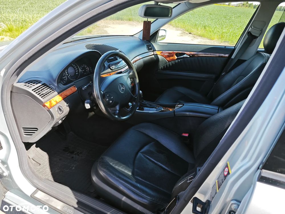 Mercedes-Benz Klasa E 320 T 4-Matic Elegance - 23